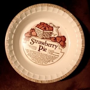 VTG Strawberry Pie Dish from Royal China, by Jeanette Corp
